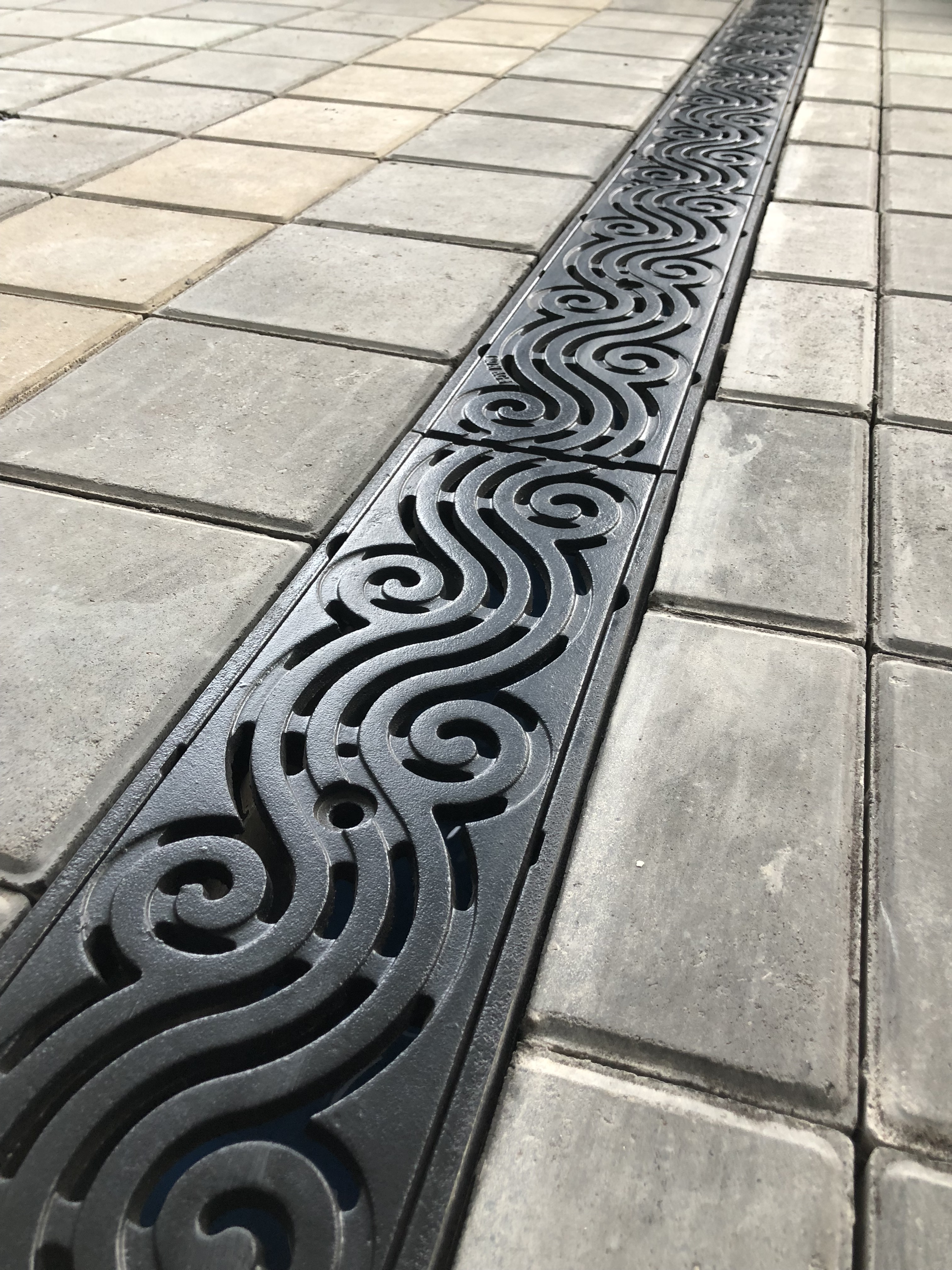 住宅庭院排水选用树脂线性排水沟简洁美观